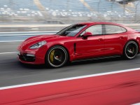 2019-porsche-panamera-gts-1