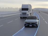 Mercedes-Benz bringt die Funktion „Automatischer Spurwechsel“ auf den europäischen MarktMercedes-Benz introduces "Automatic Lane Change" function for European market