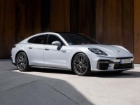 2025-porsche-panamera-turbo-s-e-hybrid